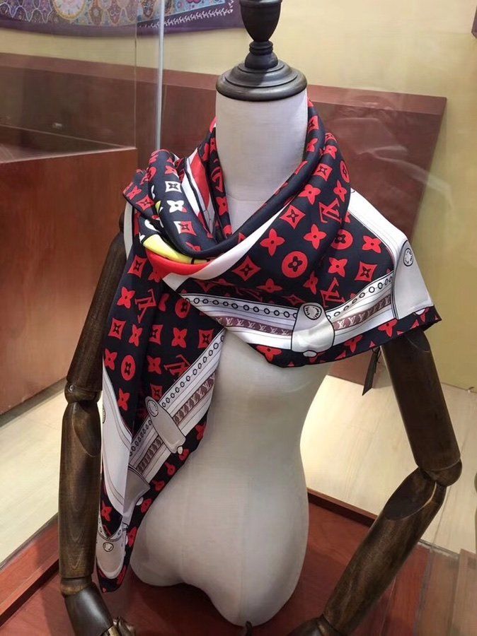 Louis Vuitton Scarf LVS00126